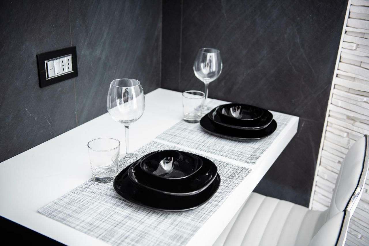 Rettifilo 201 Exclusive Rooms Naples Exterior photo